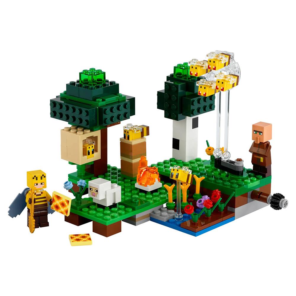 Minecraft LEGO The Bee Farm Building Kit (238 Pieces)